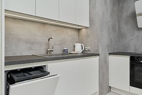 Lwowska by the Lake by Renters Prestige