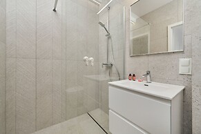 Lwowska by the Lake by Renters Prestige