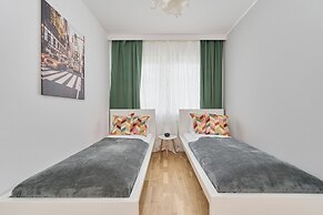 Lwowska by the Lake by Renters Prestige