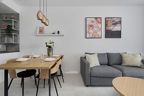 Lwowska by the Lake by Renters Prestige