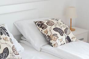 Comfy Apartment Czarnieckiego by Renters