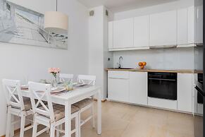Comfy Apartment Czarnieckiego by Renters
