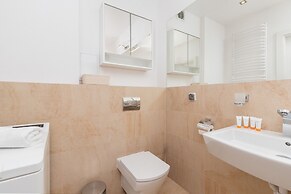 Comfy Apartment Czarnieckiego by Renters