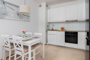 Comfy Apartment Czarnieckiego by Renters