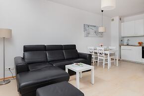 Comfy Apartment Czarnieckiego by Renters