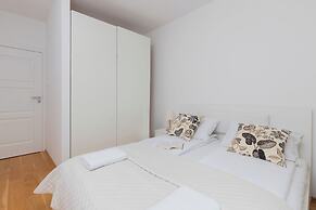 Comfy Apartment Czarnieckiego by Renters