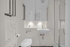 King's Cross Apartment with Terrace