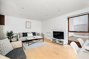 King's Cross Apartment with Terrace