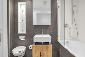 King's Cross Apartment with Terrace