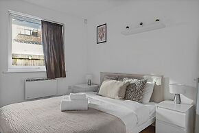 King's Cross Apartment with Terrace