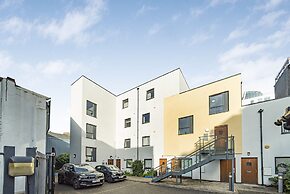 King's Cross Apartment with Terrace