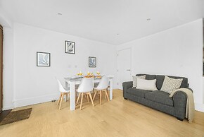 King's Cross Apartment with Terrace