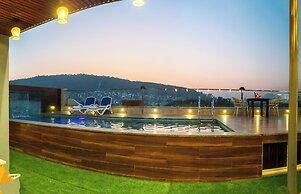 Pax Grand Blue Udaipur