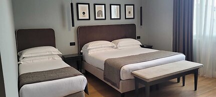 Flom Boutique Hotel