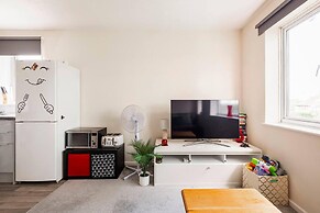 Immaculate 2 - Bedroom House in Milton Keynes