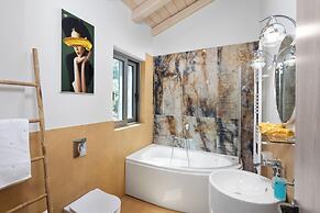 Villa Tolena by Marilena Pagkrati