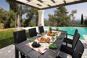 Villa Tolena by Marilena Pagkrati