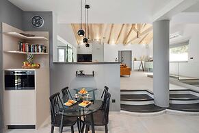 Villa Tolena by Marilena Pagkrati