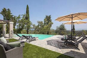 Villa Tolena by Marilena Pagkrati