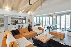 Villa Tolena by Marilena Pagkrati