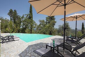 Villa Tolena by Marilena Pagkrati