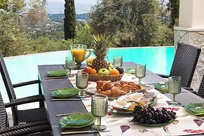 Villa Tolena by Marilena Pagkrati