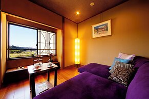 Kanazawa YuOnsen Hyakurakusou