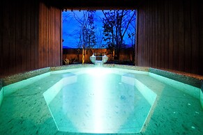 Kanazawa YuOnsen Hyakurakusou