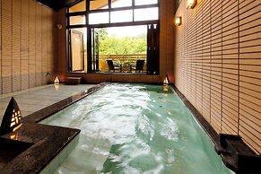Kanazawa YuOnsen Hyakurakusou