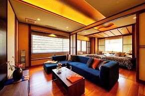 Kanazawa YuOnsen Hyakurakusou