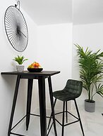 Boutique Flat Near O2 & Excel