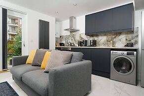 Boutique Flat Near O2 & Excel