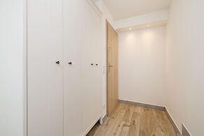 Apartment Moniuszki Cracow by Renters
