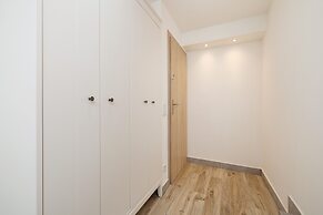Apartment Moniuszki Cracow by Renters