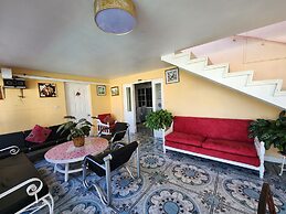 237 Bratton Ave