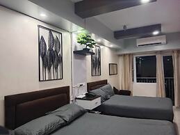 Deluxe Family Room in Tagaytay With Taal Lake View