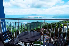 Deluxe Family Room in Tagaytay With Taal Lake View