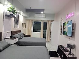 Deluxe Family Room in Tagaytay With Taal Lake View
