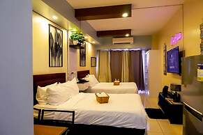 Deluxe Family Room in Tagaytay With Taal Lake View