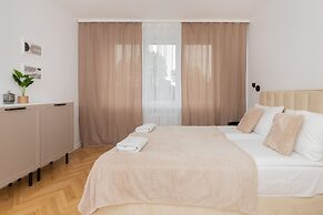 Nature & Bright Apartment by Renters