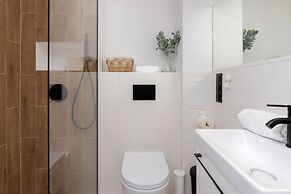 Nature & Bright Apartment by Renters