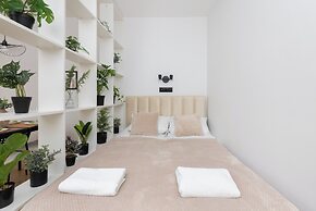 Nature & Bright Apartment by Renters