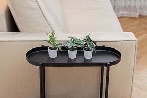 Nature & Bright Apartment by Renters