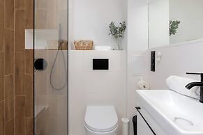 Nature & Bright Apartment by Renters