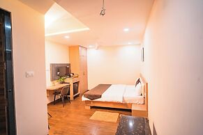 HOTEL THE GRAND TARA