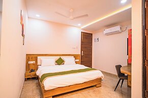 HOTEL THE GRAND TARA