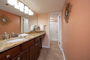 Phoenix Vii 71016 2 Bedroom Condo