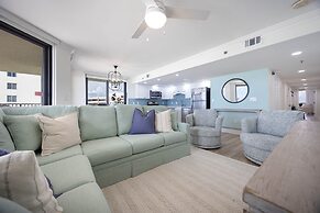 Phoenix Vi 6601 3 Bedroom Condo