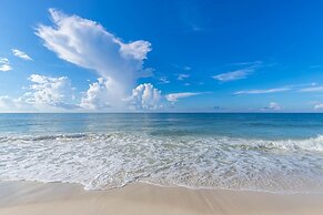 Phoenix Vi 61405 3 Bedroom Condo