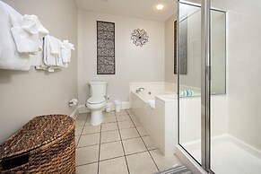 Phoenix On The Bay 1121 1 Bedroom Condo